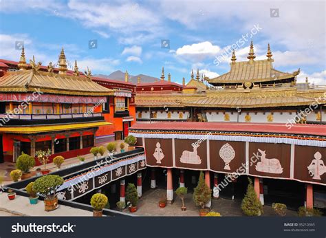 Jokhang Temple Lhasa Tibet Stock Photo 95210365 | Shutterstock