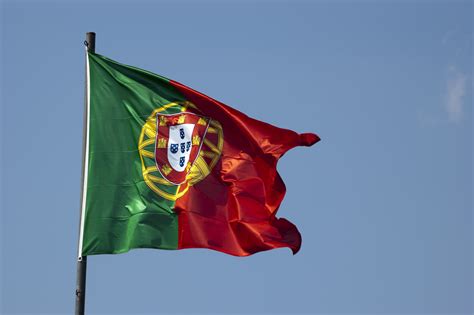 Free Images : light, wind, blue sky, portugal, sol, day, red flag, portuguesa, flag of the ...