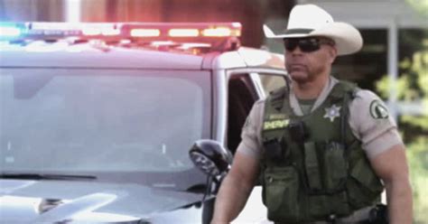 Sheriff's Deputies Sporting Cowboy Hats While On Patrol - CBS Los Angeles