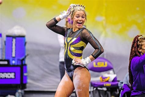 LSU’s Olivia Dunne becomes ‘Sports Illustrated’ swimsuit model