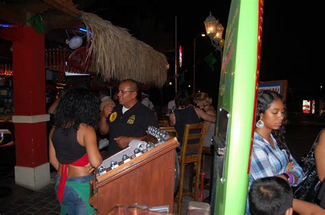 Rich Harrill's Aruba: Aruban Nightlife