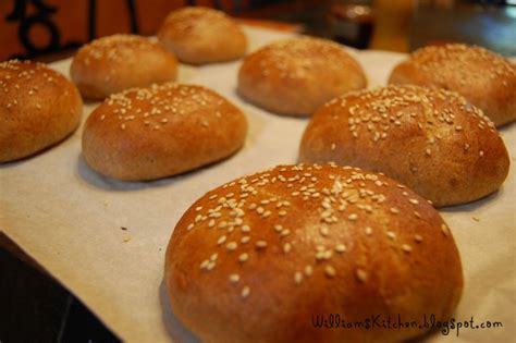 Williams Kitchen - Made with love: Whole Wheat Hamburger Buns