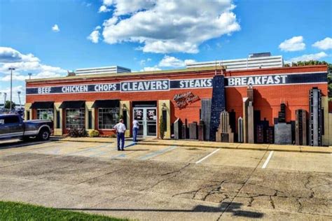 17 Best Restaurants in Evansville, IN [2023 Updated]