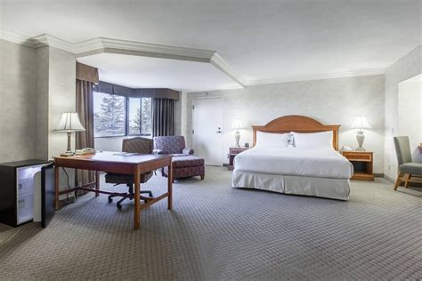 Rancho Cordova Hotel with Outdoor Pool | Sacramento Marriott Rancho Cordova