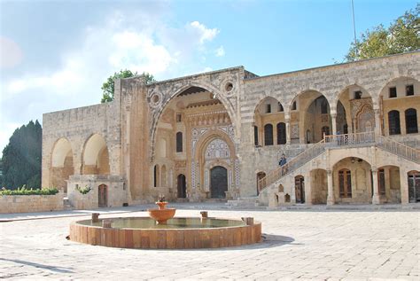 4 Grand Palaces to Visit this Summer - Lebanon Traveler