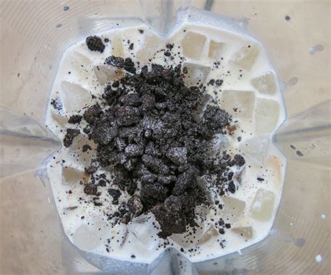 Oreo Frappuccino Recipe (Cookies and Cream Frappuccino) : 3 Steps (with ...