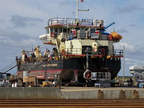 Uss Gerald R. Ford in Dry Dock : drydockporn