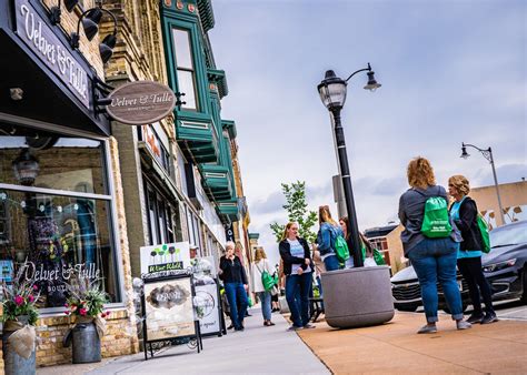 Downtown Janesville Fall Wine Walk | Downtown Janesville, Wisconsin