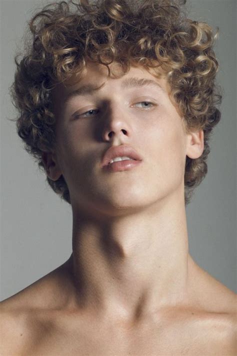 Bram Valbracht. Dutch model Boys With Curly Hair, Curly Hair Men, Curly Hair Styles, Foto ...