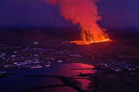 Iceland Faces ‘New Chapter’ of Seismic Activity as Lava Menaces Town ...