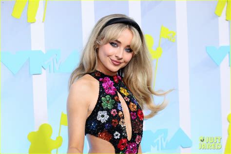 Photo: sabrina carpenter skin floral print dress at vmas 04 | Photo ...