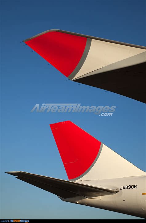 Boeing 747-446 - Large Preview - AirTeamImages.com