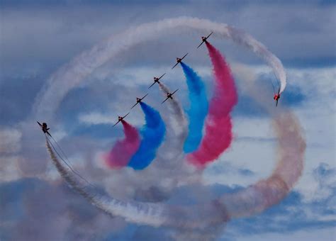 Red Arrows Blackpool Air Show 2023 performance in pictures - LancsLive