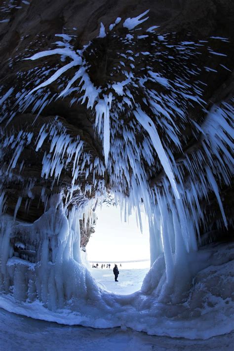 Jaw-Dropping Photos of Northern Wisconsin Ice Caves by Brian Peterson ...