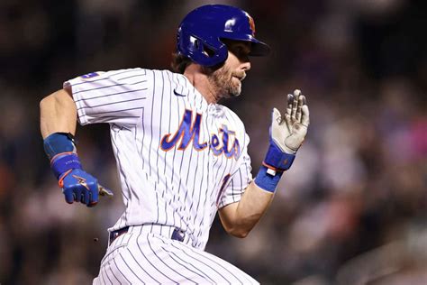 Mets Insider Reveals Latest Jeff McNeil Injury Update