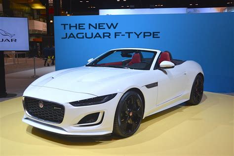 2020 Jaguar F-Type Convertible Live from Chicago Auto Show - GTspirit