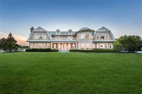 This $19M Southampton mansion has a massive indoor pool and basketball ...