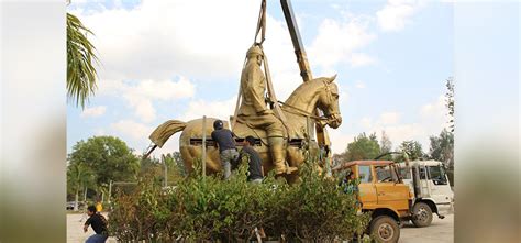 Gen. Aung San Statue Lands in Loikaw, Renews Local Ire