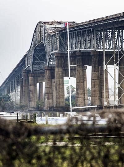 Landry announces new deal for Calcasieu River bridge | News | theadvocate.com