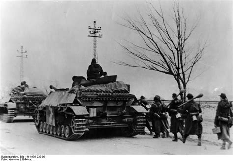 Stug IV, Russia, 1943 | Jagdpanzer iv, Tank destroyer, Wwii vehicles