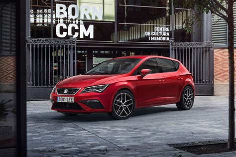 Seat Leon Desire Red 2018 - SEAT Leon Review