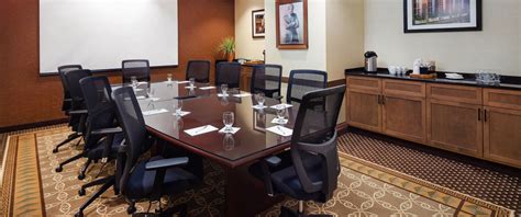 Hilton Garden Inn Montreal Centre-Ville Meetings and Events