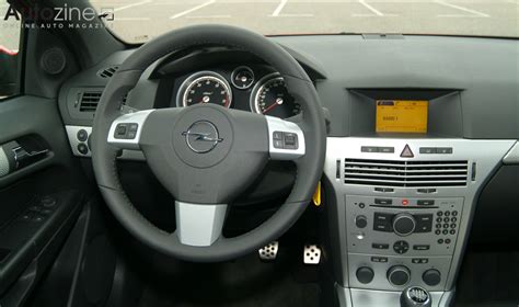 Autozine - Foto's: Opel Astra GTC (2005 - 2011) (4 / 7)