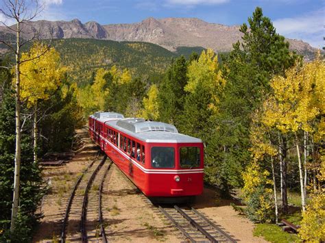 5 scenic Colorado train trips to see fall foliage