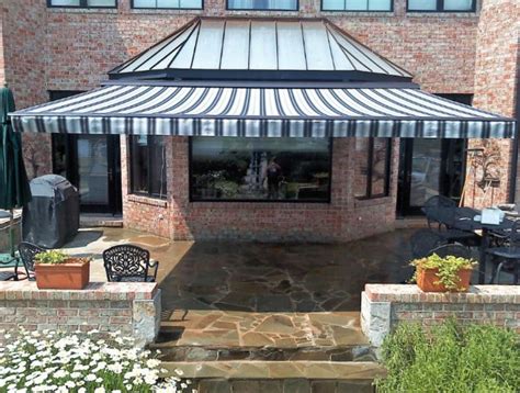 5 Benefits of Attaching a Retractable Awning to Your Home