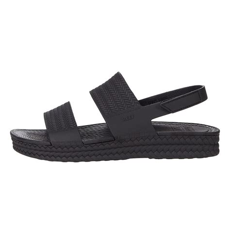 Reef Water Vista Water-Friendly Sandals Are Perfect for Vacation