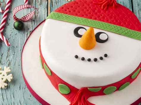 Snowman Christmas cake - SuperValu