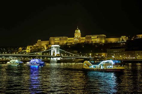 25 Most Romantic Things to Do in Budapest for Couples [2024]