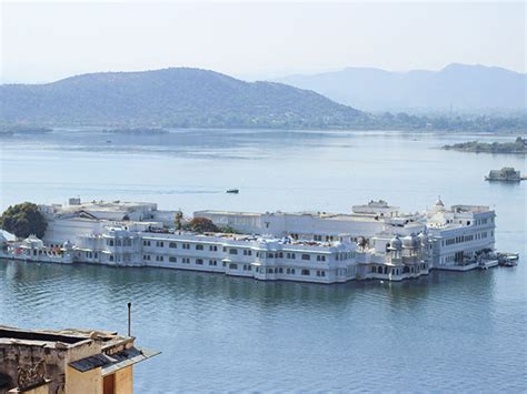 Lake Pichola in Udaipur - The Most Romantic Lake in India