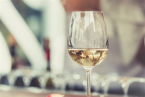 The Best White Wines for Summer 2017 | Beverage Dynamics