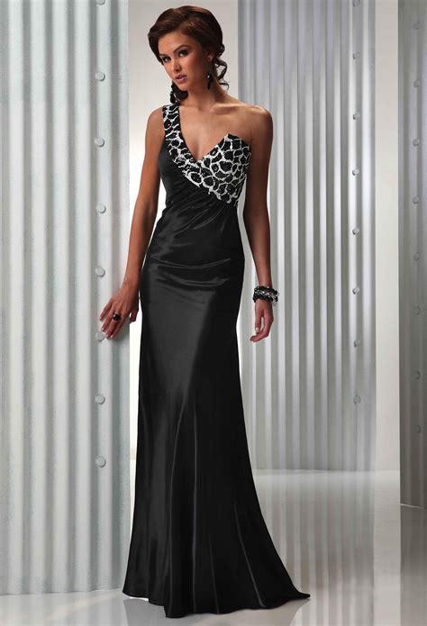 Command the Parties with Beautiful Evening Dresses - Ohh My My