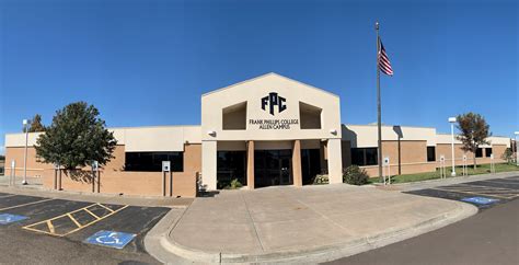 Front of Building-Pano (002) - Frank Phillips College