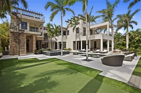 A look inside the Florida mansion Rory McIlroy just sold for €10 ...