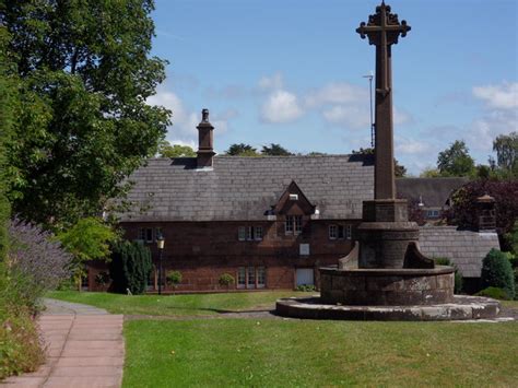 Caldy Village Memorial © J Scott cc-by-sa/2.0 :: Geograph Britain and Ireland