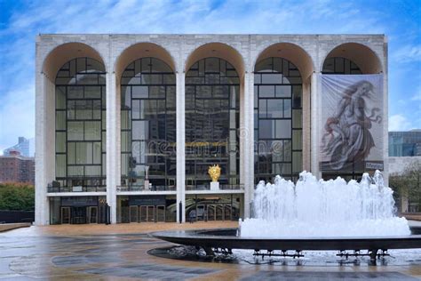 Lincoln Center, Metropolitan Opera, with Fountain and Banner for Medea Editorial Photo - Image ...