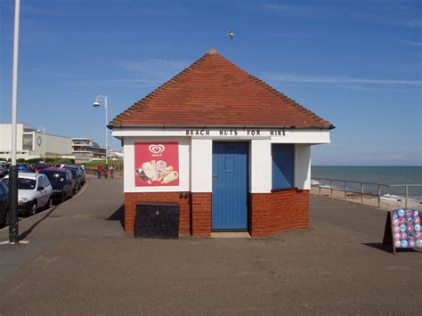 Beach Huts for Hire, Bexhill © Matt Baines cc-by-sa/2.0 :: Geograph Britain and Ireland