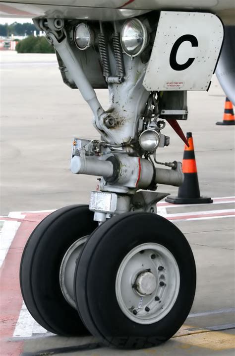 3 Nose landing gear of A320. | Download Scientific Diagram