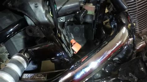 Honda Shadow 600 Battery Removal