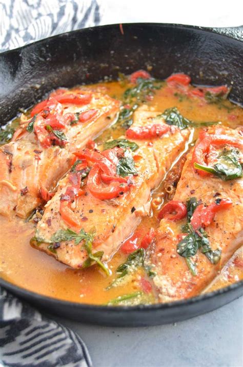 Pan-Seared Salmon in Roasted Red Pepper Sauce - Afitcado Recipe