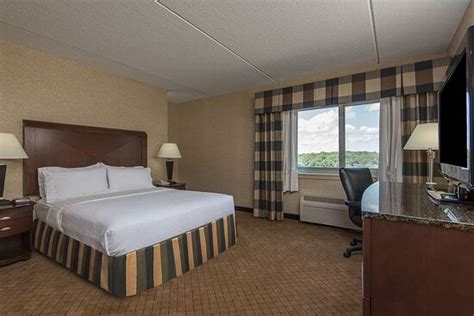 CLARION HOTEL $105 ($̶1̶2̶2̶) - Updated 2022 Prices & Reviews - Taunton, MA