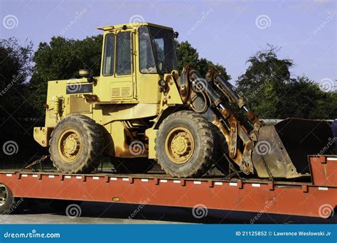 Construction Equipment Bulldozer On Trailer Stock Photo - Image of scraper, machinery: 21125852