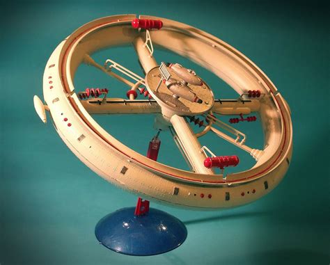 Vintage Science Fiction Model Kit: Space Station Vintage Radio, Vintage Toys, Sci Fi Spaceships ...