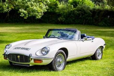 Jaguar F-Type Series III Roadster (1973) - picture 1 of 3