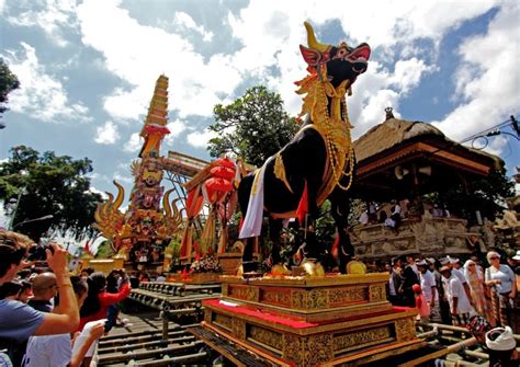 Cremation Ceremony in Bali - Ngaben | Authentic-Indonesia Blog