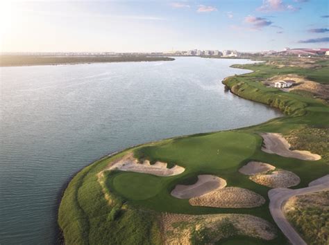 Yas Links | Abu Dhabi, UAE Golf Course