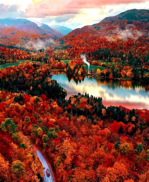 Fall in Vermont 🍁🍁🍁 Picture by @kjp | Autumn scenery, Vermont fall, Autumn photography